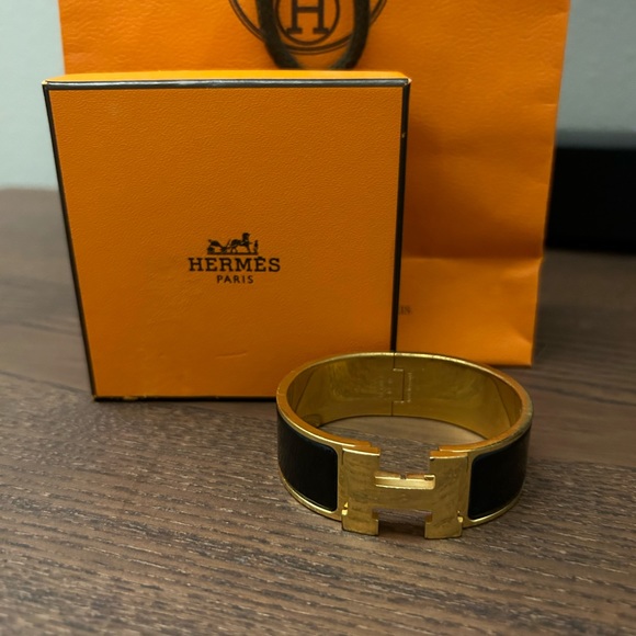 Authentic Hermes Black Clic H Bracelet PM - Picture 1 of 5